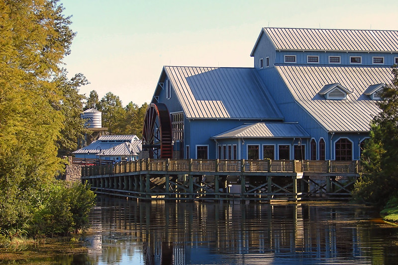 Port Orleans Riverside building on the water